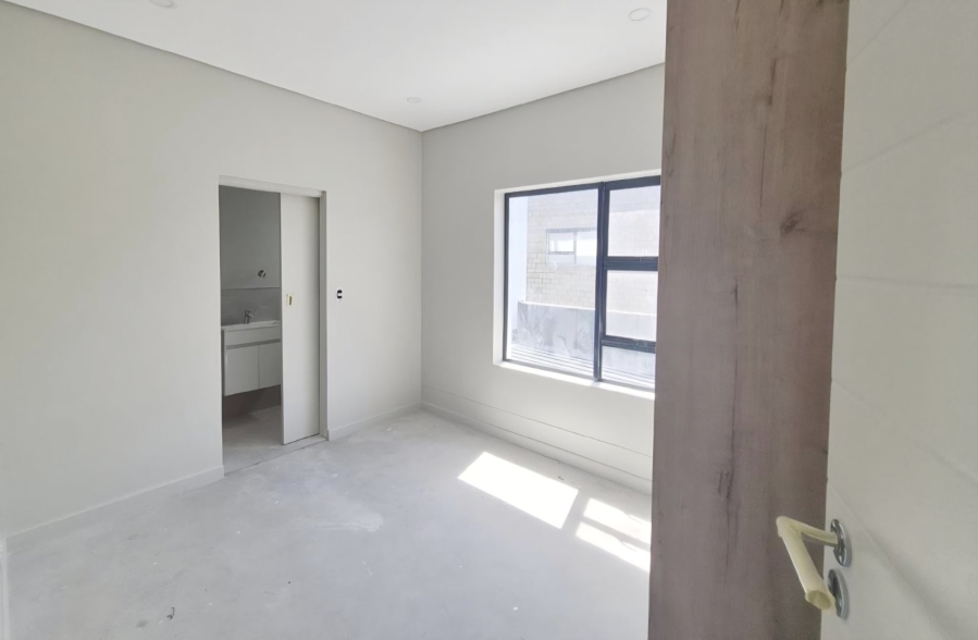 4 Bedroom Property for Sale in Sandown Western Cape